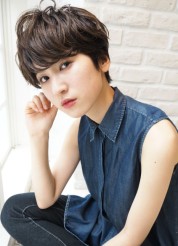 襟足タイトなジェンダーレスショート